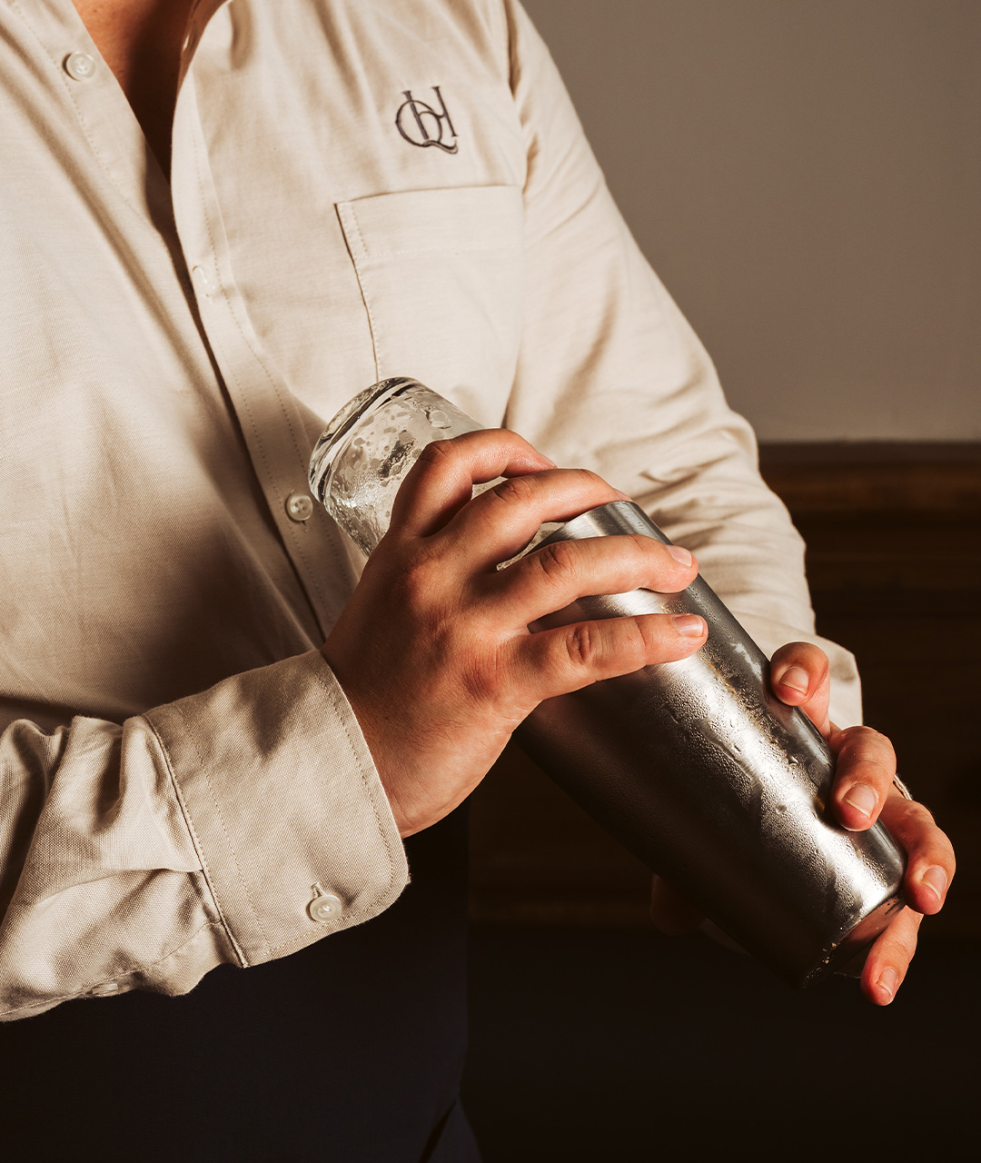 The-Queenscliff-Hotel_The-Boat-Bar_Bartender