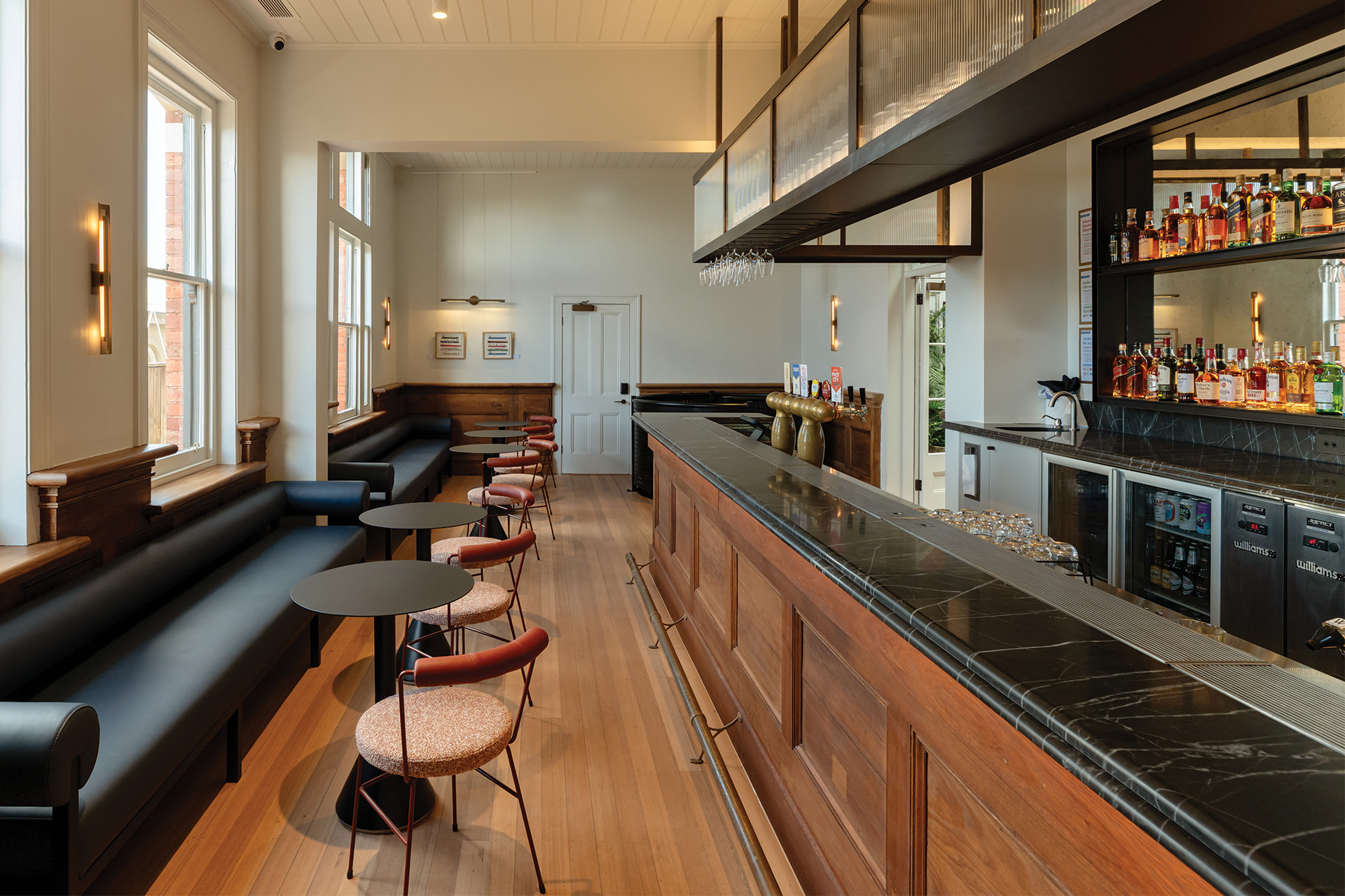 The-Queenscliff-Hotel_The-Boat-Bar_Wide